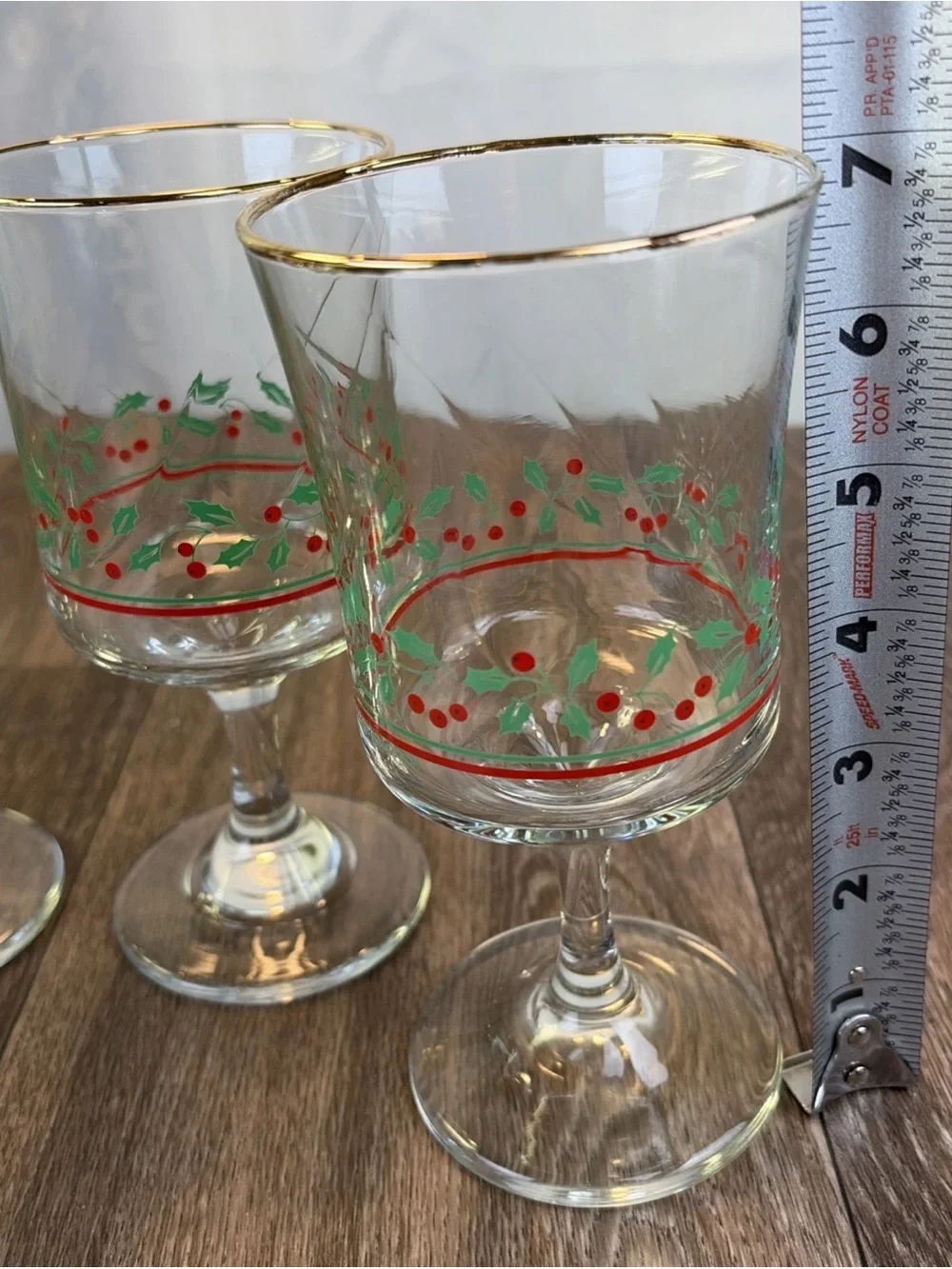 Set of 4 Arby's 1986 Christmas Glass Set Holly Berry Stemmed Goblets Glasses